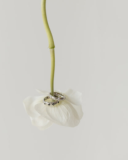 Anillo Decenario delgado con circonitas