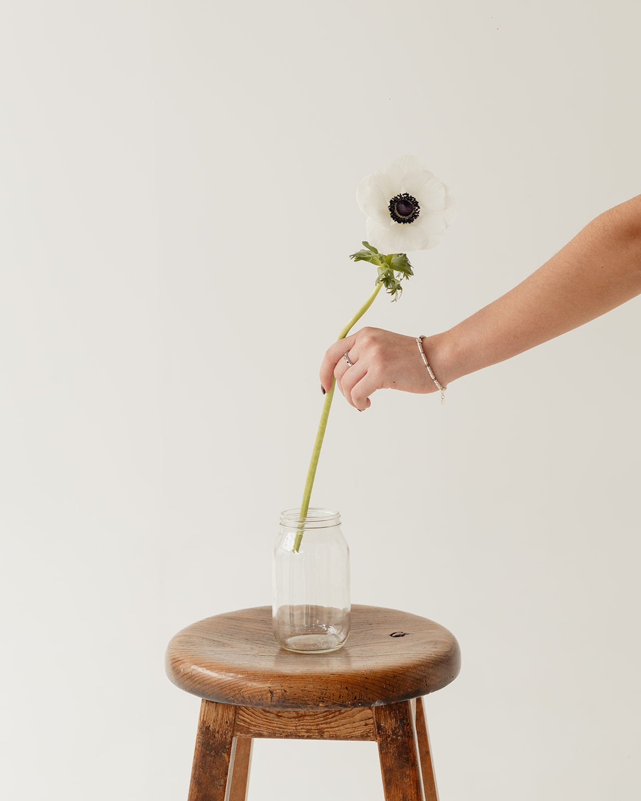 Anillo Decenario delgado con circonitas